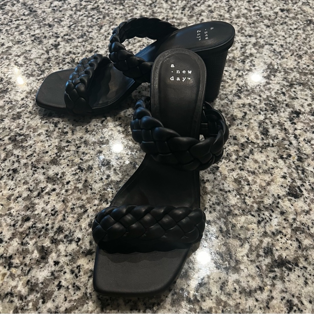 NWOB black braided heeled sandals